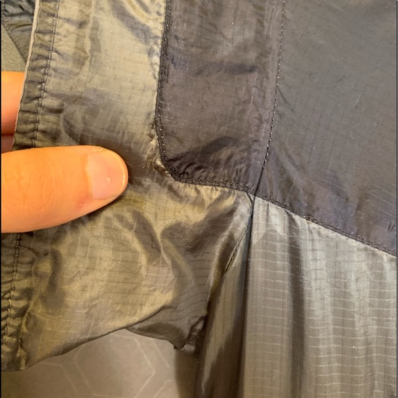 Mountain hardware conduit rain jacket outdoors - Picture 11 of 12